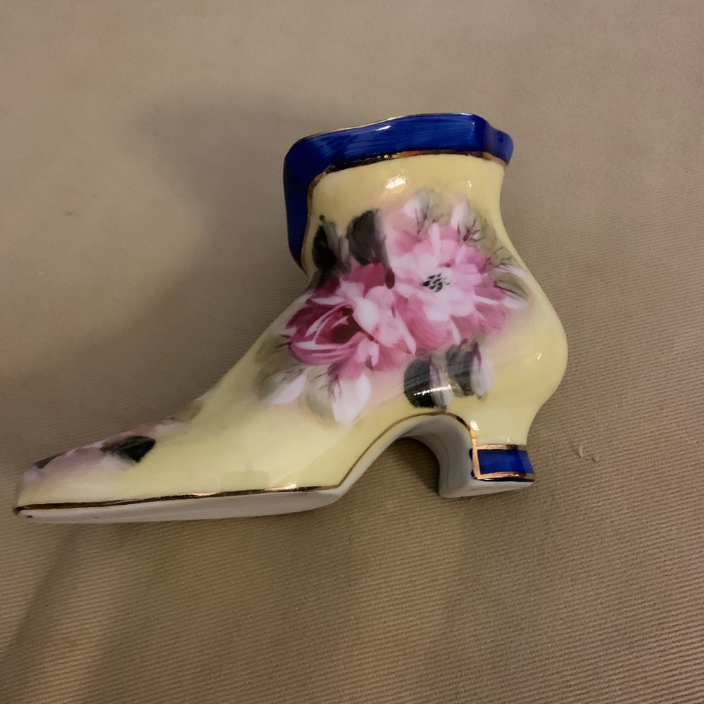 Hand painted Nippon shoe